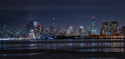 Fototapeta na wymiar Chicago Skyline Panorama at Night