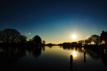 Fototapeta premium Sunrise over Water 2