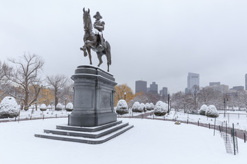 Fototapeta na wymiar The equestrian bronze statue of George Washington in the Public Garden in Boston, Massachusetts USA 
