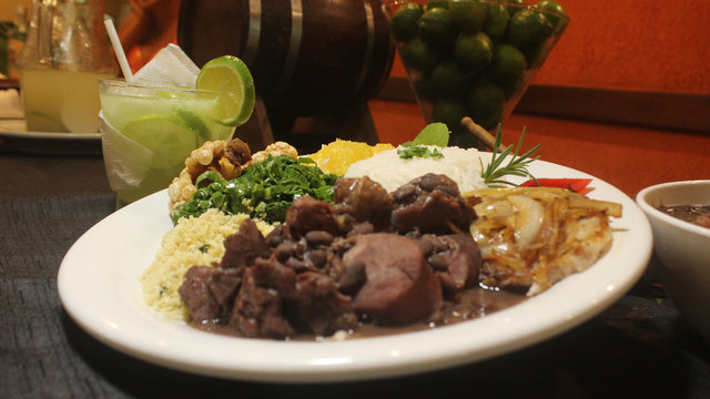 Feijoada com Drink 
