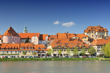 Fototapeta na wymiar Slovenia, Maribor, Maribor's Old Town along the Drava river.