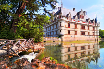 Chateau d'Azay le Rideau and peaceful reflection it is one of the earliest French Renaissance chateaux and list as an UNESCO world heritage site, France. - obrazy, fototapety, plakaty