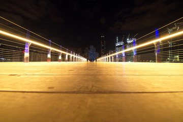 Obraz premium Inside Pedestrian Bridge from Bluewaters Island to JBR, Dubai, United Arab Emirates