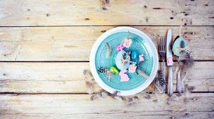 Ostern - Tischdekoration - Teller mit Besteck - Tafelsilber