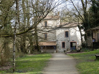 Naklejka na ściany i meble Maison de la rivière, Saint Georges de Montaigu, Vendée, France