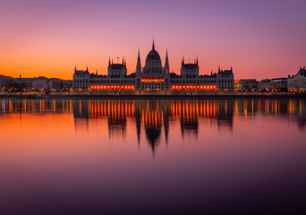 Fototapeta na wymiar Budapest Parliament at Dawn - Epic Sunrise over Budapest Parliament - Hungary