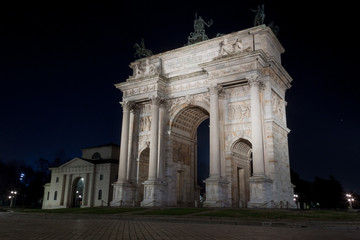 Fototapeta na wymiar Arch of Peace in Milan