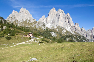 Cadinigruppe mit Rifugio Citta di Carpi, Dolomiten, Südtirol