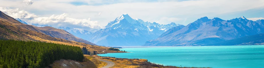 Mount Cook View Point mit dem Lake Pukaki und der Straße zum Mount Cook Village View Point mit dem Lake Pukaki und der Straße zum Mount Cook Village auf der Südinsel Neuseelands. © Lab_Photo