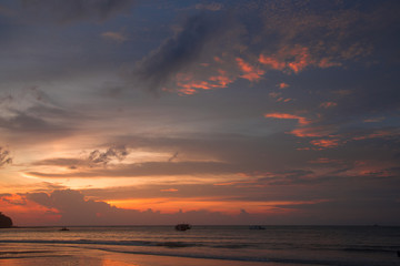 Fototapeta na wymiar Sunset on the beach in Thailand