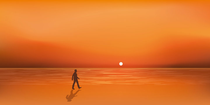 Paysage de bord de mer au soleil couchant avec un homme qui marche seul sur la plage en cherchant à s’évader ou à trouver l’inspiration.