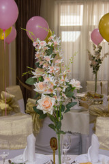 Decorative flowers and balloons in the restaurant