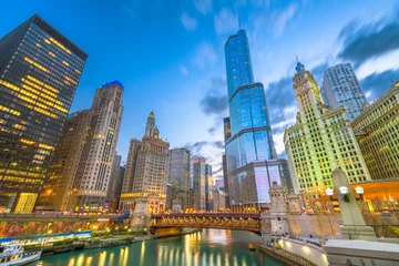 Muurstickers Chicago, Illinois, USA stadsgezicht aan de rivier © SeanPavonePhoto