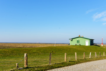 Hafengeb&auml;ude der Marina am T&uuml;mlauer Koog Am Nordseedeich