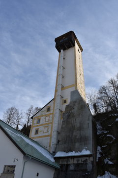 Arnoldstein, K&auml;rnten, Schrotturm, Lost Place, Denkmal, Urban Exploring, Lampe, Turm, Geschichte, Industrie,  Schrotkugeln. Dach, Glocke, Sirene, Rohr, Stromanschluss, 