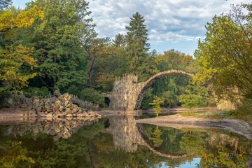 Fotobehang Rakotzbrücke Rakotzbrücke im Rhododendronpark