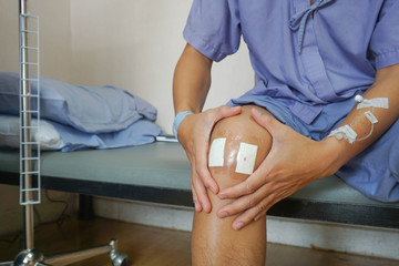 Lesion from surgery knee orthopedic pillow tear.By means of laparoscopy.