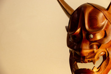 般若面の一刀彫