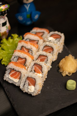 Uramaki de Salmão Sushi