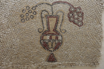  Old, effective mosaics.