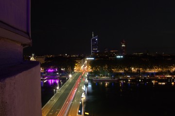 Fototapeta na wymiar Lyon de nuit 