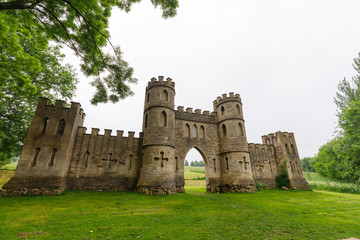 Fototapeta na wymiar ruins of Sham Castle in Bath, England