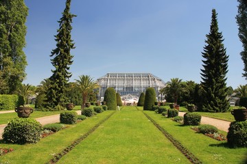 Obraz premium Glashaus im Park 