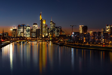 Plakat Frankfurt am Main Skyline in der Nacht