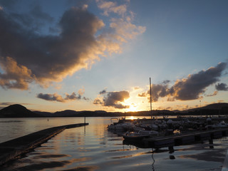 Puerto de Santoña al atardecer