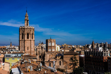 Blick auf die Altstadt von Valencia mit der Kathedrale von Valencia vom Turm der Santa Catalina Kirche © Martina Clerc