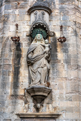 Fototapeta na wymiar Virgin Mary Statue in Girona, Spain