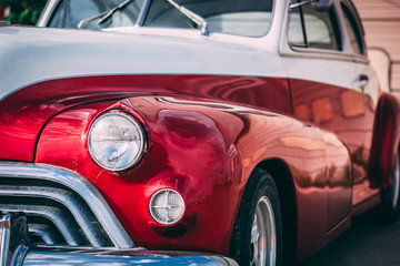 Obraz na płótnie Canvas red classic car