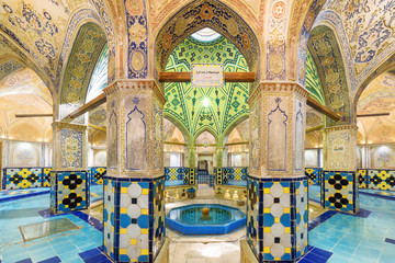 Octagonal dressing hall with pool at Sultan Amir Ahmad Bathhouse - obrazy, fototapety, plakaty