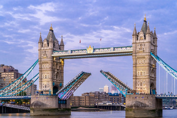 Obraz na płótnie Canvas Lifting up London Tower Bridge