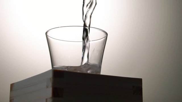 酒　日本酒　注ぐ　和風　日本