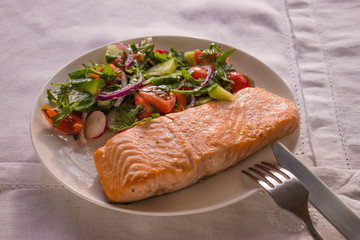 grilled salmon with vegetables