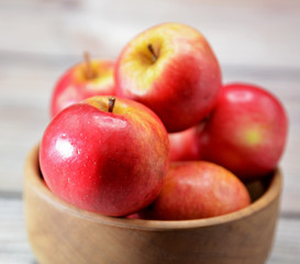 red apples in a bowl