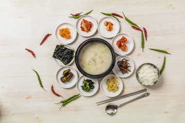 ソルロンタン　韓国のスープ　Korean white soup Seolleongtang