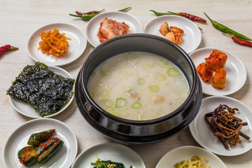 ソルロンタン　韓国のスープ　Korean white soup Seolleongtang
