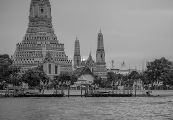 Twilight wallpaper in the evening,the sun going back to the horizon,Wat Arun Ratchawaramaram is a temple along the ChaoPhraya River is an important place and a beautiful tourist destination in Bangkok