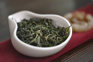 Dry Green Loose Leaf Tea	