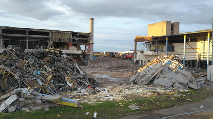 Demolition of large Leisure Centre