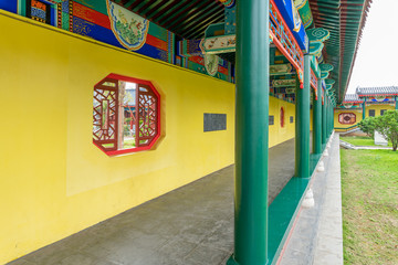 Fototapeta na wymiar Chinese corridor in Confucius Temple in Suixi, Guangdong province