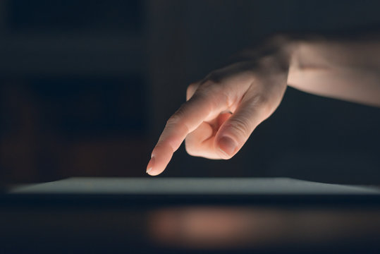 Finger auf Touchscreen