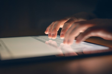 Finger auf Touchscreen