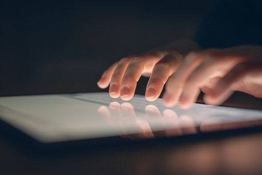Finger auf Touchscreen