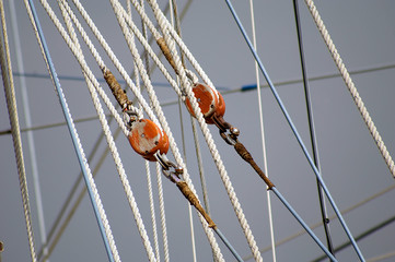 rigging of a sailing ship