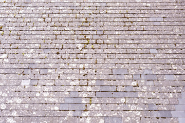 Alte verwitterte dreckige graue Dachschindeln als Hintergrund