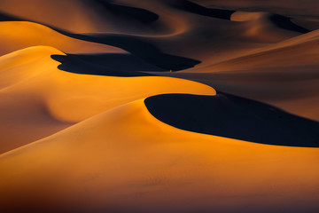 Sunset Over Ibex Dunes in Death Valley, CA - obrazy, fototapety, plakaty