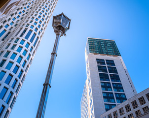 Obraz premium Laterne vor dem Upper West in Berlin